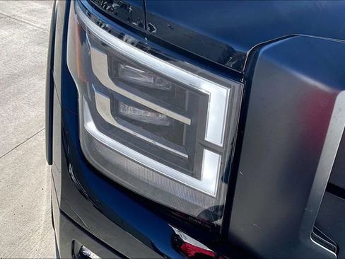 Used 2024 Nissan Titan PRO-4X w/ Pro-4x Convenience Package image 30