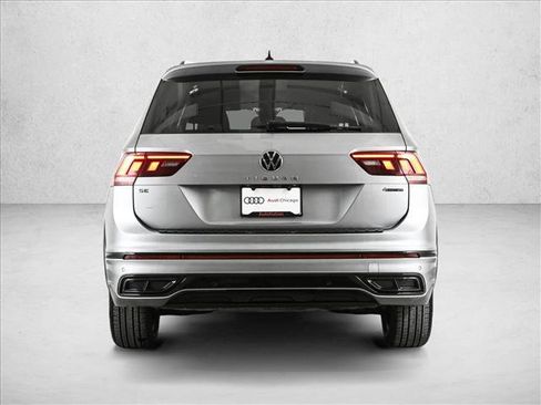 Used 2022 Volkswagen Tiguan SE R-Line image 7