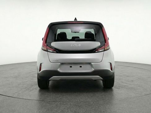Used 2025 Kia Soul LX w/ LX Technology Package FWD image 7