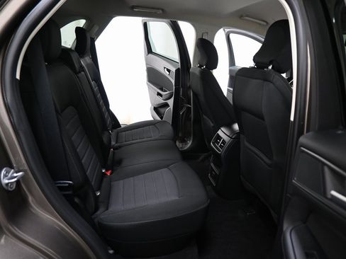 Used 2019 Ford Edge SE image 9