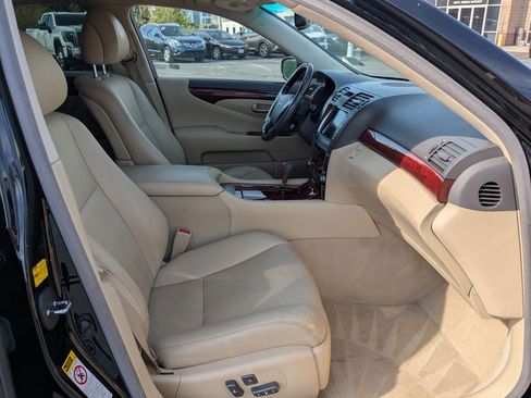 Used 2007 Lexus LS 460 RWD image 29