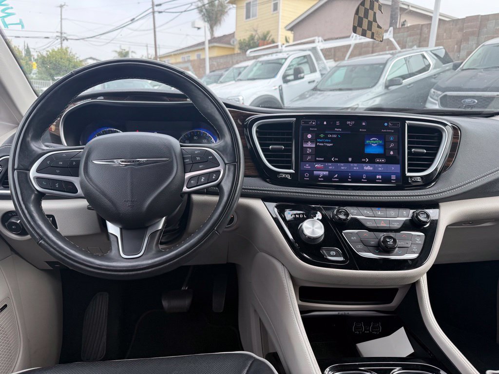 Used 2022 Chrysler Pacifica Limited FWD image 6