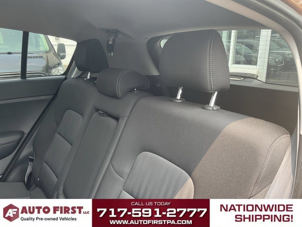 Used 2020 Kia Sportage LX AWD/4WD image 12