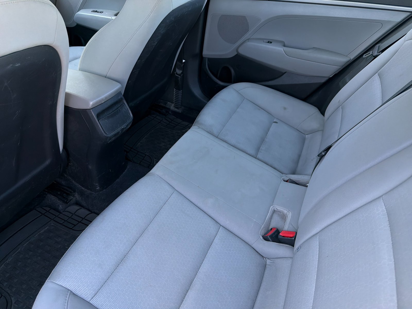 Used 2017 Hyundai Elantra SE FWD image 11