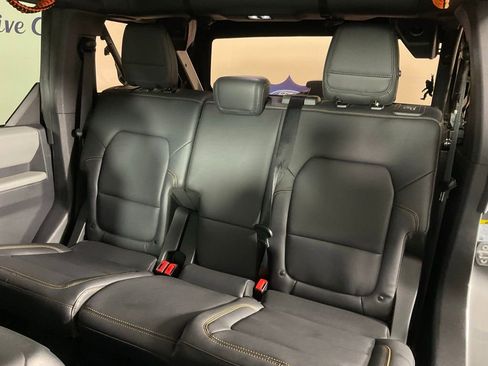 Used 2022 Ford Bronco Badlands image 15