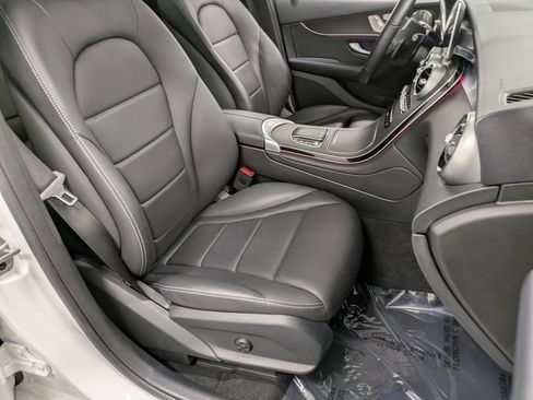 Used 2021 Mercedes-Benz GLC 300 4MATIC image 28