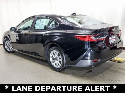 Certified 2025 Toyota Camry LE image 5