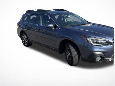 Used 2018 Subaru Outback 3.6R Limited AWD/4WD image 2
