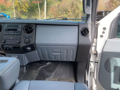 Used 2016 Ford F250 XL w/ Power Equipment Group image 28