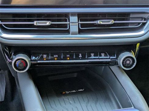 New 2026 Chevrolet Equinox EV LT image 21