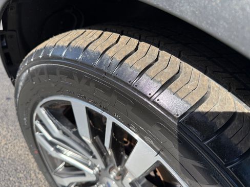 Used 2016 Ford Explorer Platinum image 9