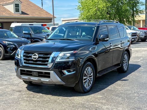Used 2022 Nissan Armada SL w/ Captain's Chairs Package AWD/4WD image 5