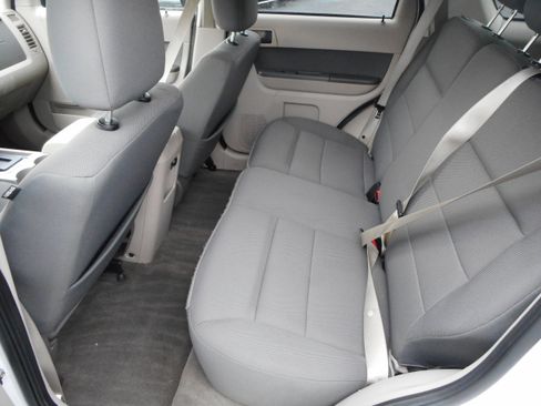 Used 2009 Ford Escape 4WD Hybrid image 17