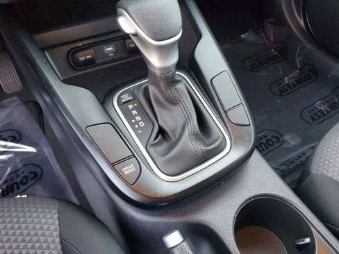 Certified 2025 Kia Soul LX image 24