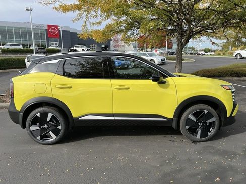 New 2026 Nissan Kicks SR w/ Illumination Package image 7