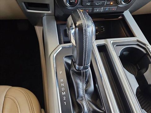 Used 2015 Ford F150 Lariat w/ Equipment Group 502A Luxury AWD/4WD image 17