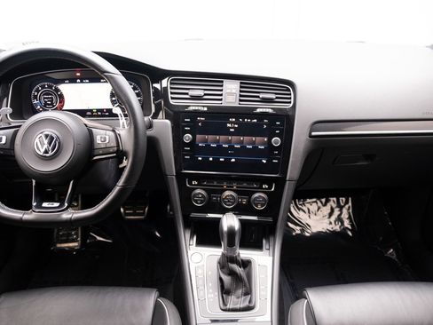 Used 2018 Volkswagen Golf R 4-Door image 19