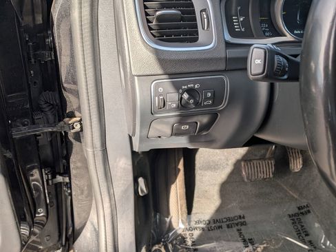 Used 2018 Volvo S60 T5 Dynamic w/ Vision Package image 17