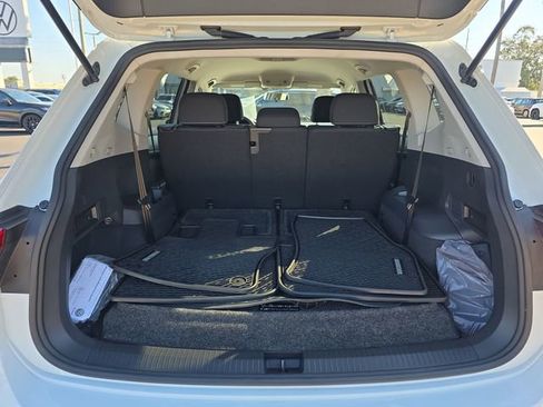 Certified 2022 Volkswagen Tiguan S image 9