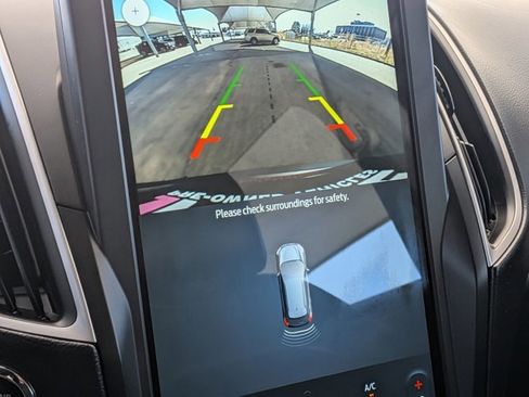 Used 2023 Ford Edge SEL image 14