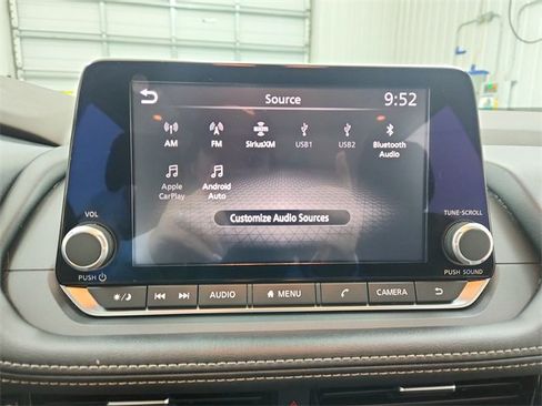 Used 2021 Nissan Rogue SV w/ Premium Package image 27