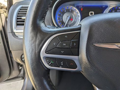 Used 2019 Chrysler 300 Limited image 30