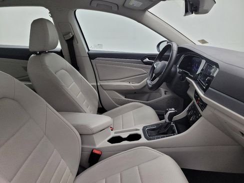 Used 2024 Volkswagen Jetta SE w/ Panoramic Sunroof Package image 21