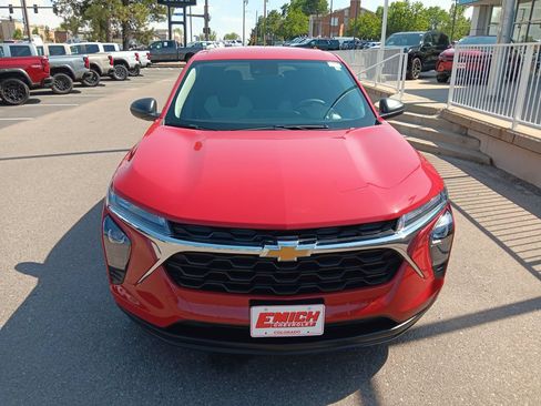 Used 2026 Chevrolet Trax LS FWD image 8