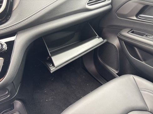 New 2026 Chrysler Pacifica Select w/ S Appearance Package image 33