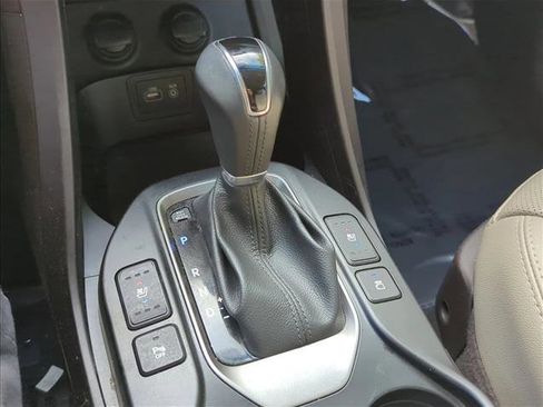 Used 2018 Hyundai Santa Fe Sport w/ 2.4L Tech Package 04 FWD image 15