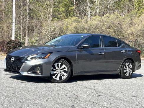 Certified 2025 Nissan Altima 2.5 S image 1