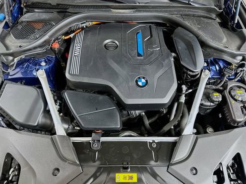 Used 2022 BMW 530e w/ Executive Package image 23