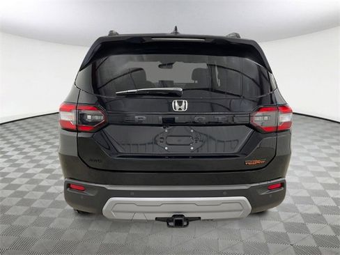 New 2025 Honda Pilot TrailSport image 4