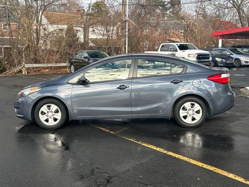 Used 2016 Kia Forte LX image 3