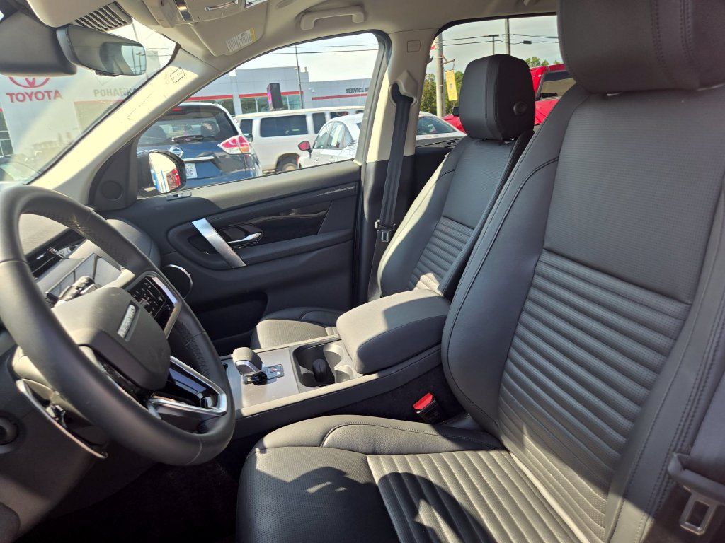 Used 2025 Land Rover Discovery Sport S AWD/4WD image 9