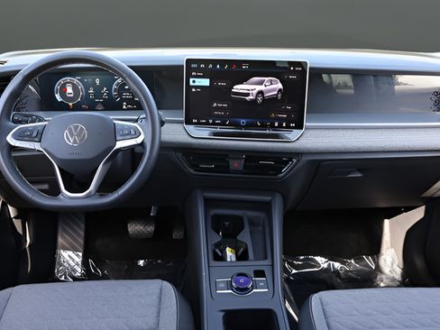 Used 2025 Volkswagen Tiguan S AWD/4WD image 16