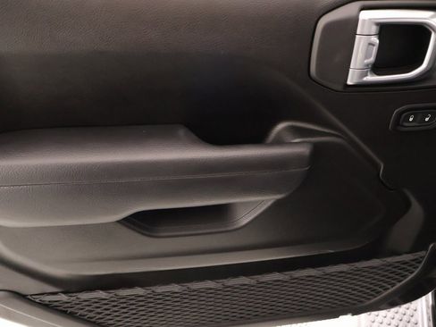 Used 2024 Jeep Wrangler Sport S image 15