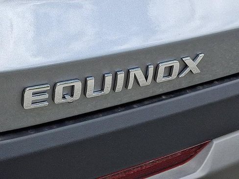 New 2026 Chevrolet Equinox LT w/ Convenience Package II FWD image 7