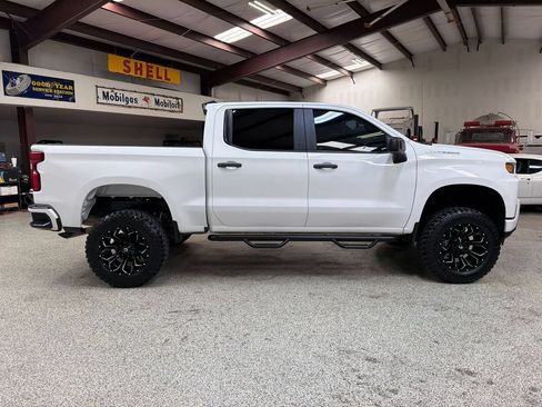 Used 2021 Chevrolet Silverado 1500 Custom RWD image 9