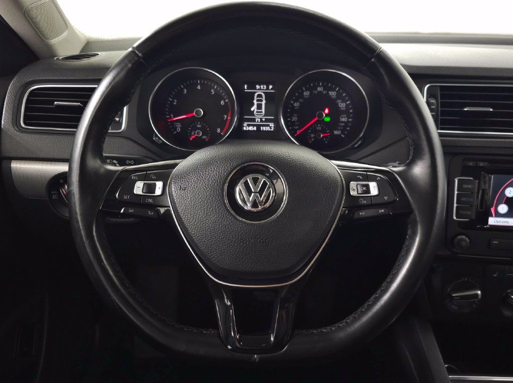 Used 2015 Volkswagen Jetta SE FWD image 16