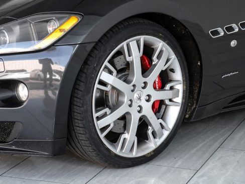 Used 2011 Maserati GranTurismo S RWD image 51