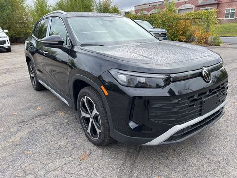 New 2026 Volkswagen Tiguan SE image 3