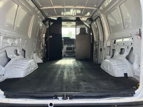 Used 2014 Ford E-250 and Econoline 250 E-250 Commercial image 5