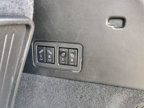 Used 2024 Cadillac XT6 Premium Luxury w/ LPO, Floor Liner Package AWD/4WD image 17