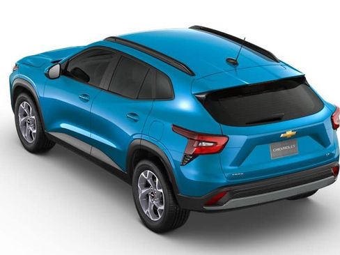 New 2026 Chevrolet Trax LT w/ Driver Confidence Package FWD image 4