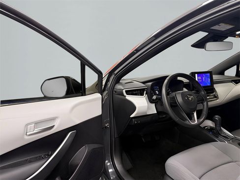 Used 2023 Toyota Corolla SE image 9