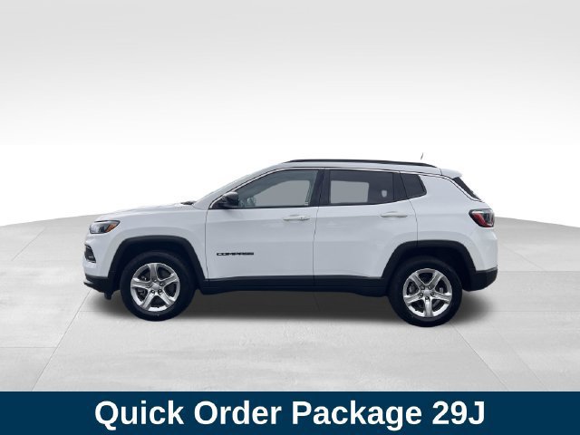 Used 2023 Jeep Compass Latitude AWD/4WD image 2