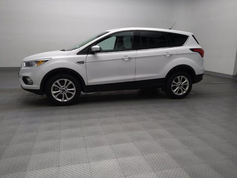 Used 2019 Ford Escape SE image 2