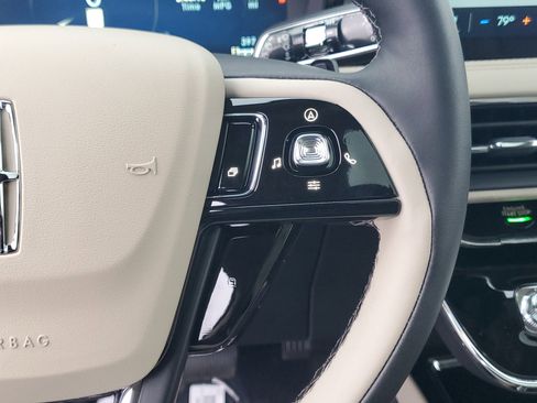 New 2026 Lincoln Corsair Premiere image 18