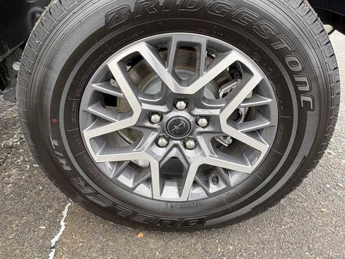 Used 2025 Jeep Wrangler Sahara image 27